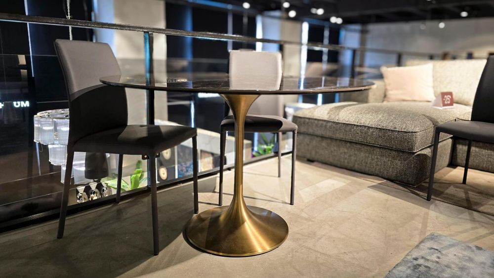 фото "Flame" Обеденный стол