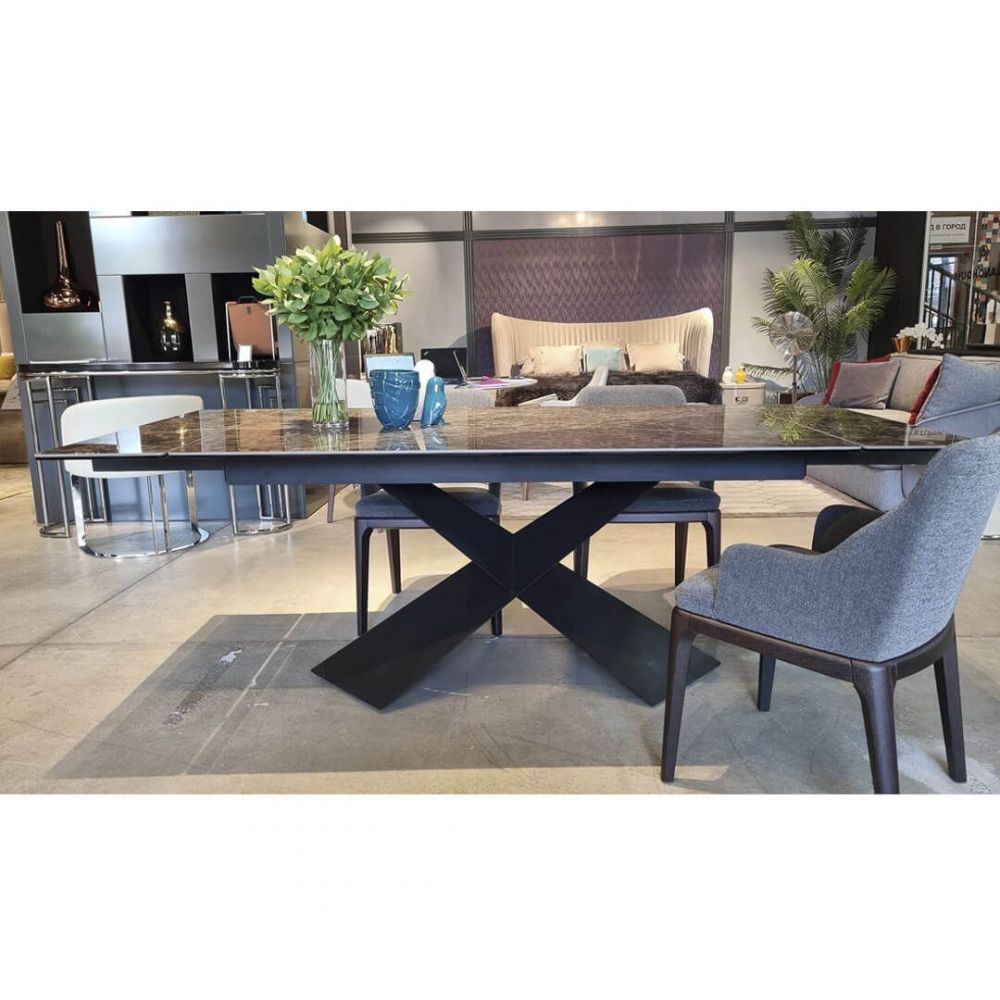 фото "Cross-A motion" Обеденный стол