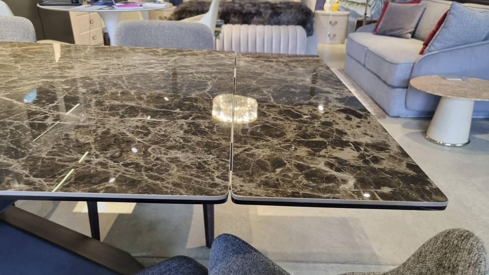 фото "Cross-A motion" Обеденный стол