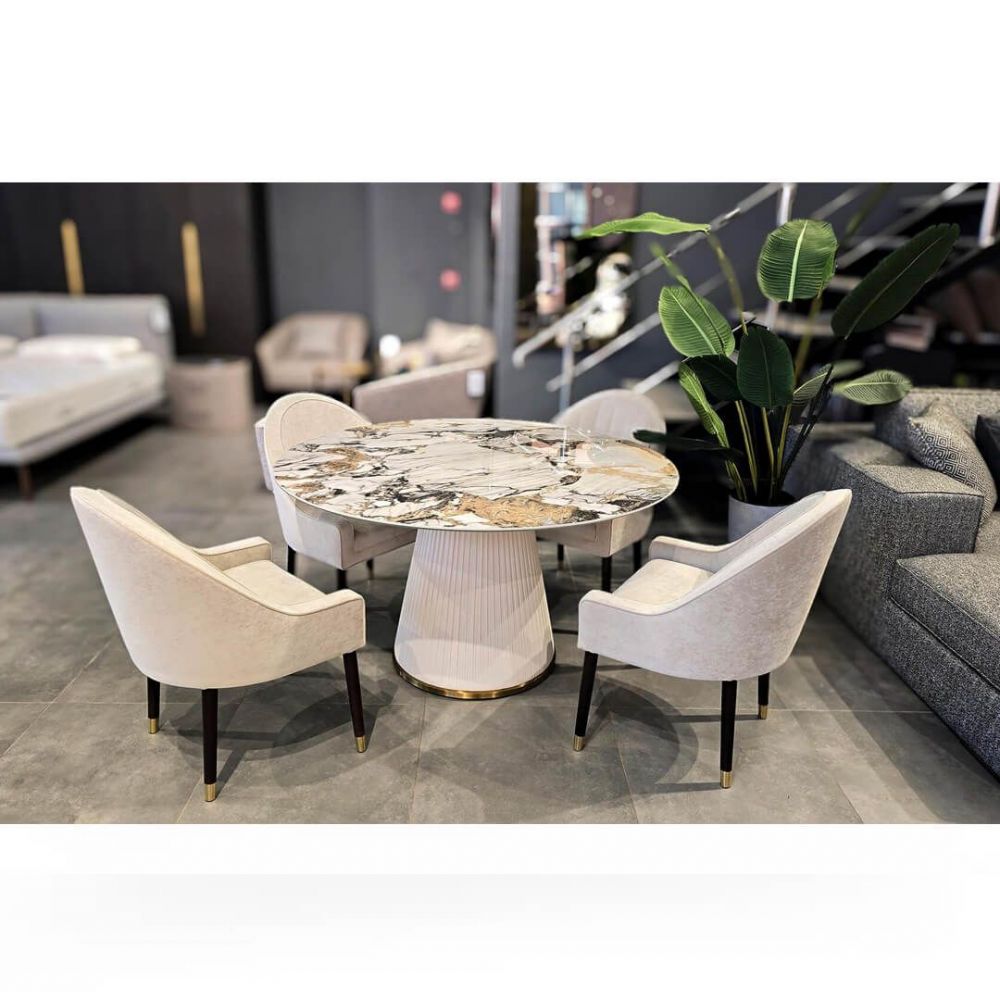 фото "Plisse Leather circle" Обеденный стол