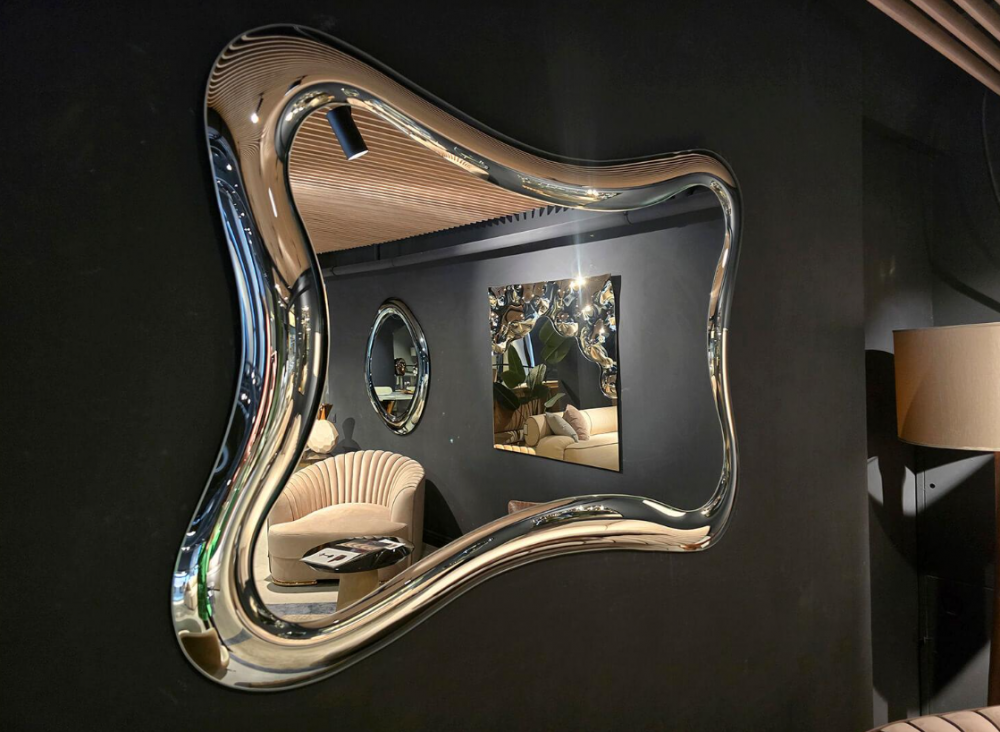 фото "Selene" Зеркало