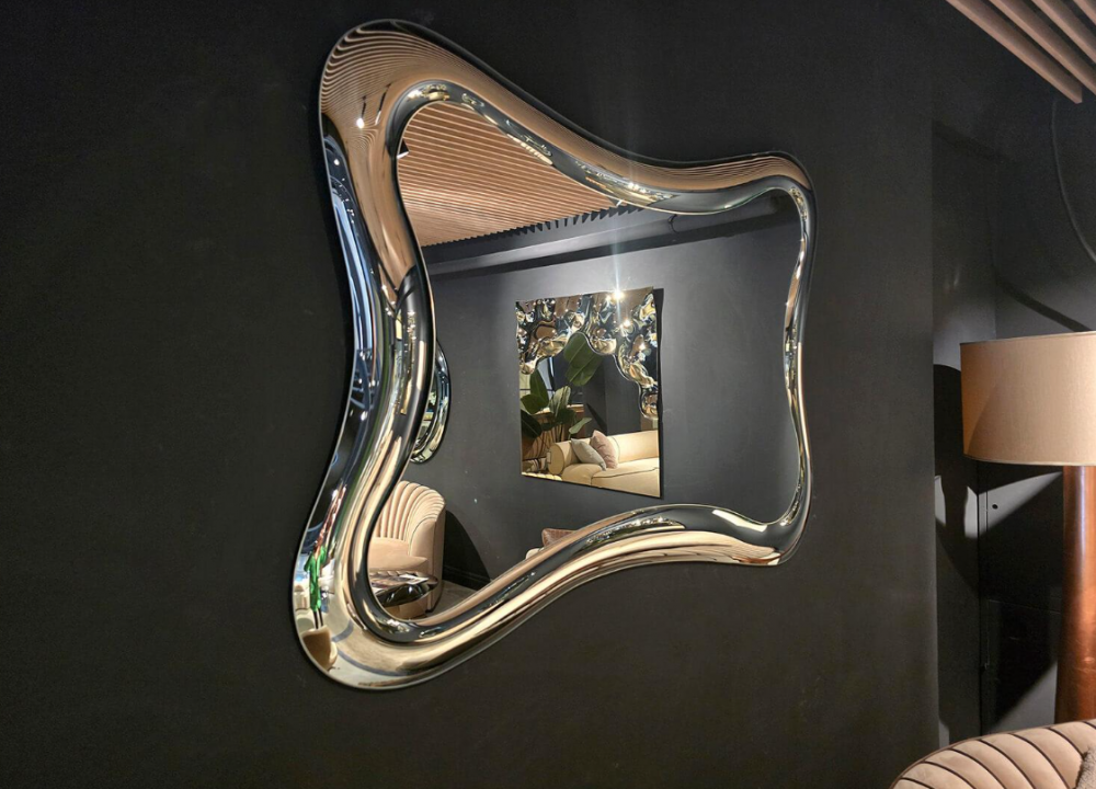 фото "Selene" Зеркало