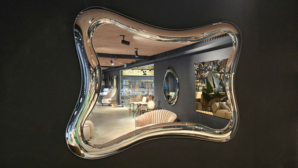 фото "Selene" Зеркало