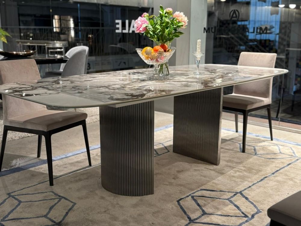 фото "Plisse" Обеденный стол