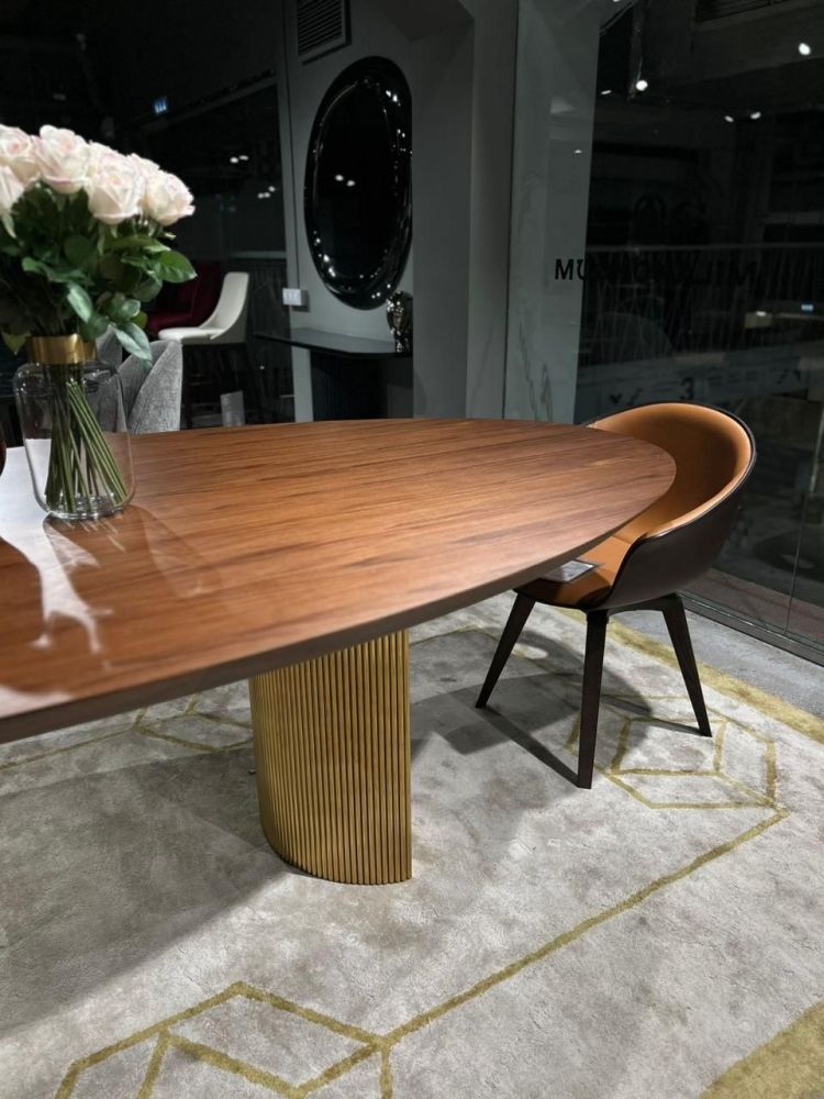 фото "Plisse" Обеденный стол