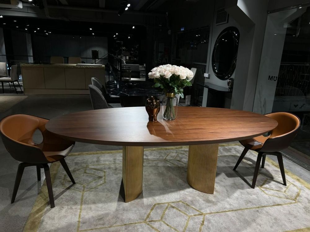 фото "Plisse" Обеденный стол