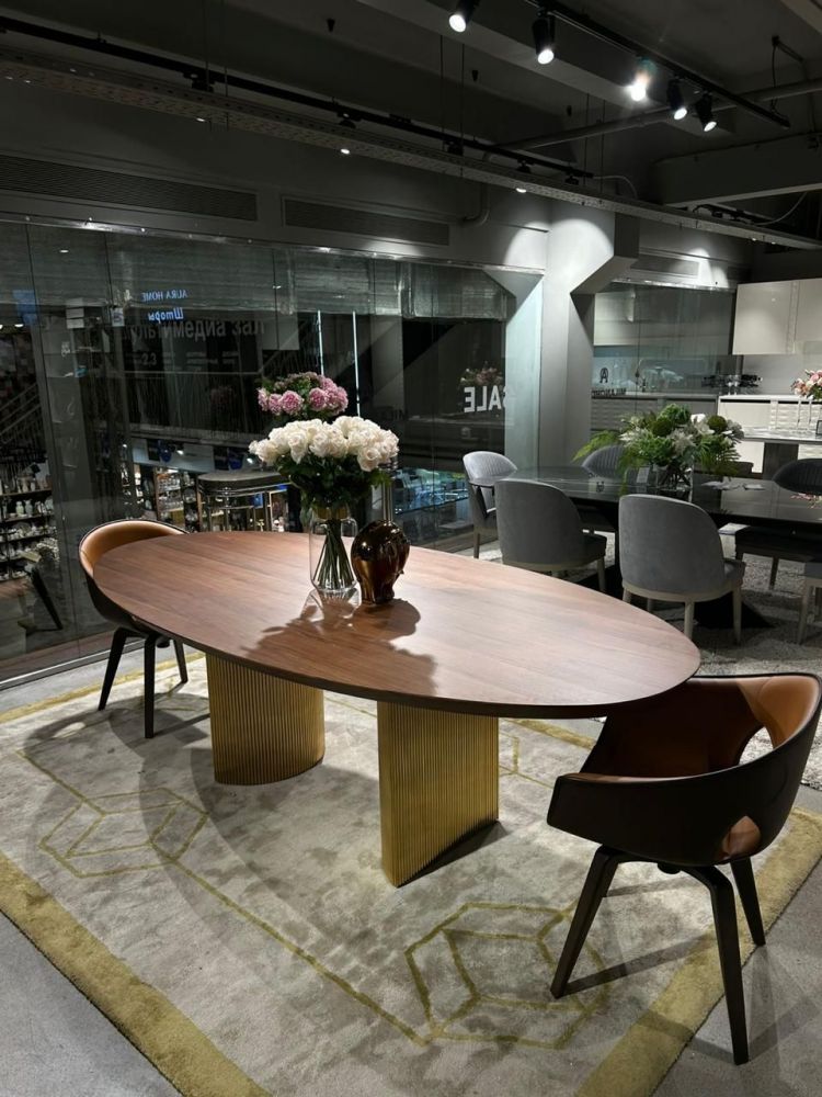 фото "Plisse" Обеденный стол